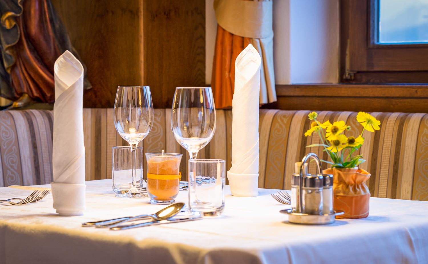 tisch, gedeckt, haus an der luck, gastronomie, hotel, essen